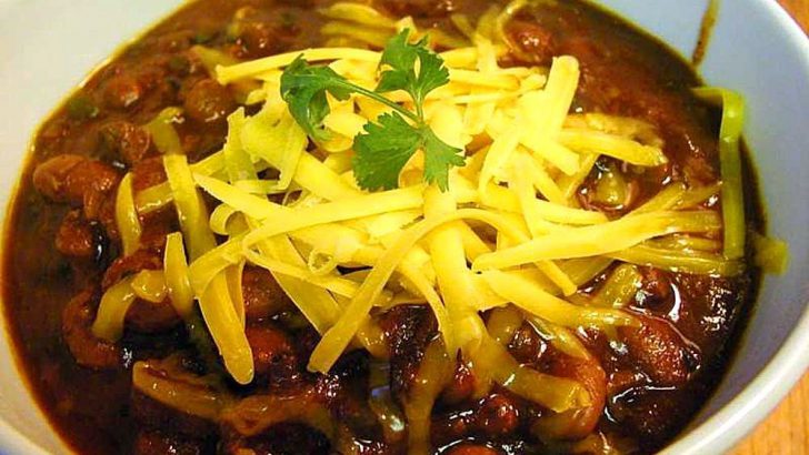 A chili bowl for a cause
