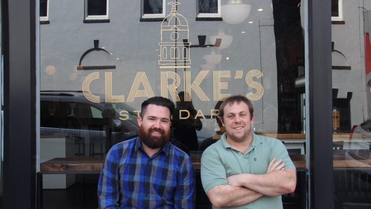 Athens Restaurants Adapt to Cheap Food Trend