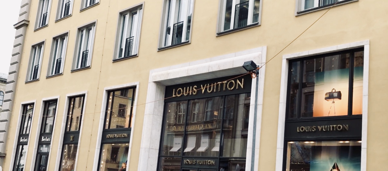 Luxury Apartment next to Louis Vuitton building, Prague