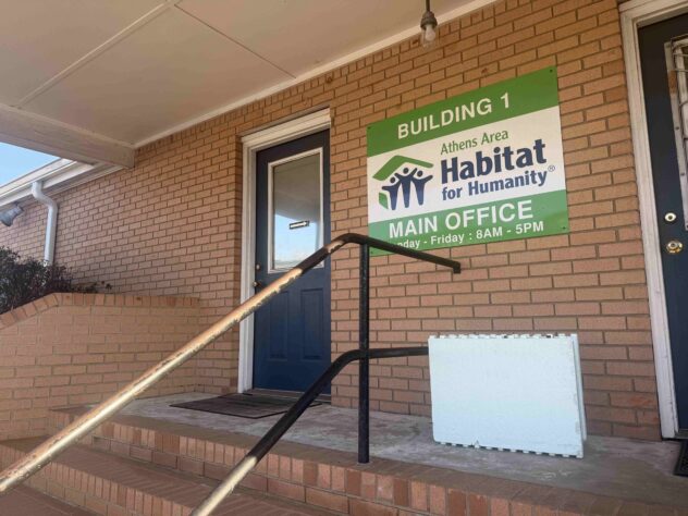 Front of a building that houses Habitat for Humanity offices